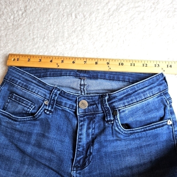 KUT From The Kloth Distressed Skinny Size 4, Raw Hem Jeans 🚨BOGO - Picture 2 of 10